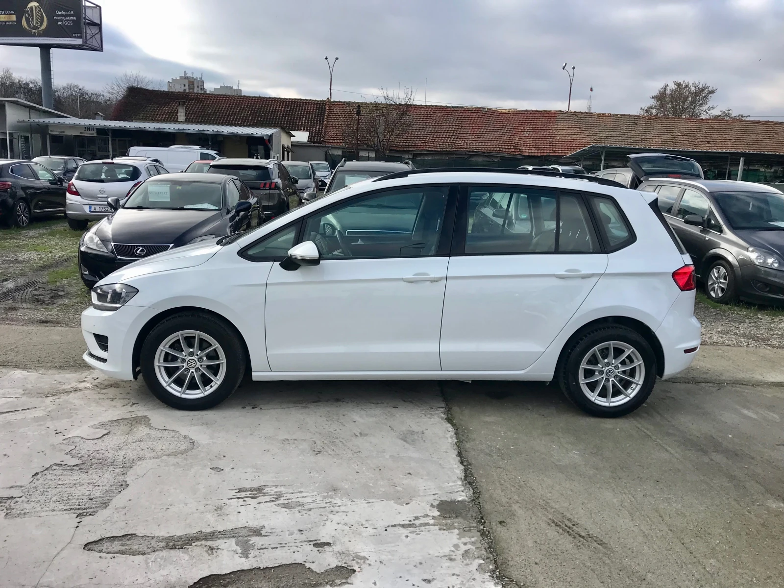 VW Sportsvan 1.6tdi-90kc.-face - изображение 4