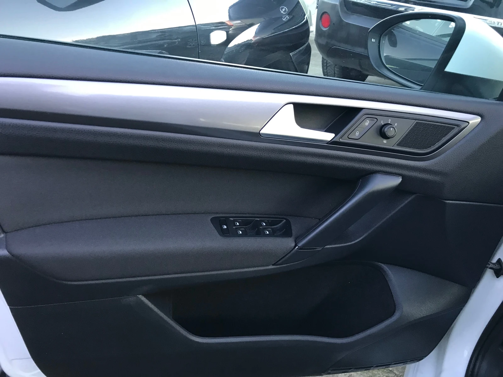 VW Sportsvan 1.6tdi-90kc.-face | Mobile.bg � ����������� 15