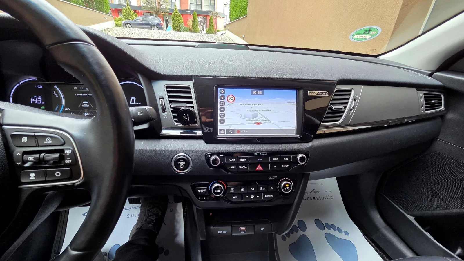 Kia Niro 64KWh/Premium/SOH100%, снимка 12 - Автомобили и джипове - 54083309