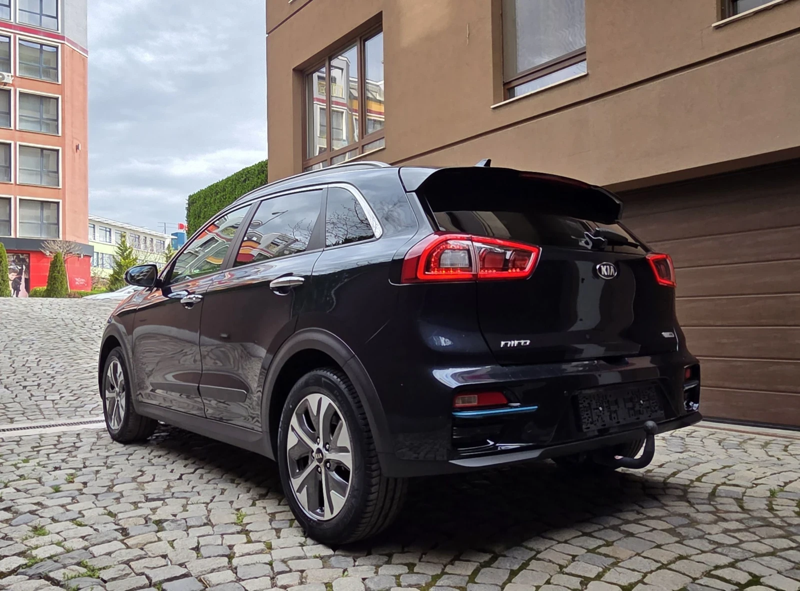 Kia Niro 64KWh/Premium/SOH100%, снимка 4 - Автомобили и джипове - 54083309