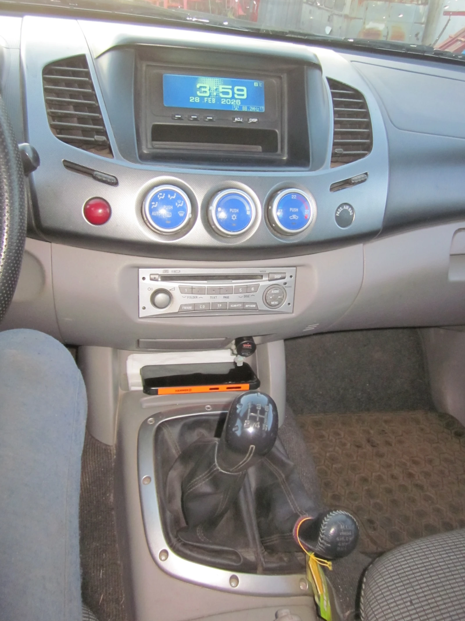 Mitsubishi L200, снимка 4 - Автомобили и джипове - 54106064