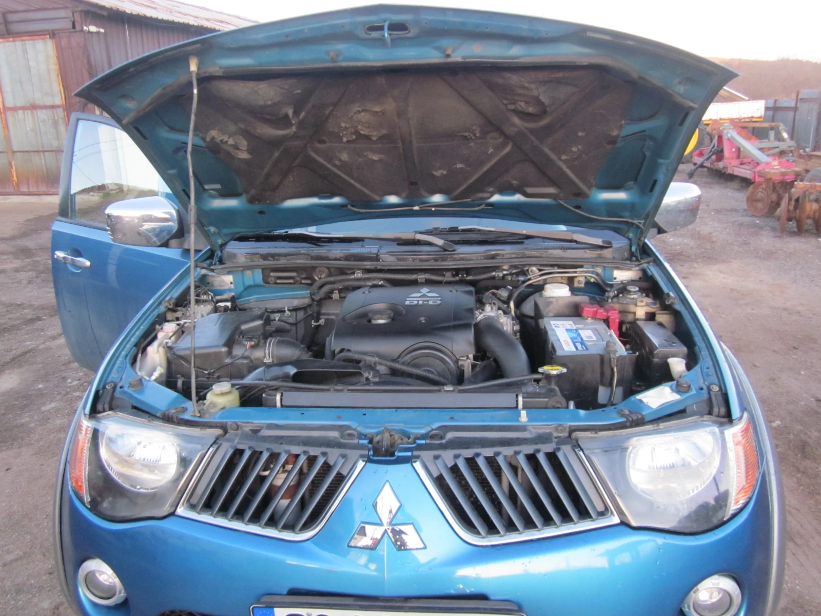 Mitsubishi L200, снимка 5 - Автомобили и джипове - 54106064