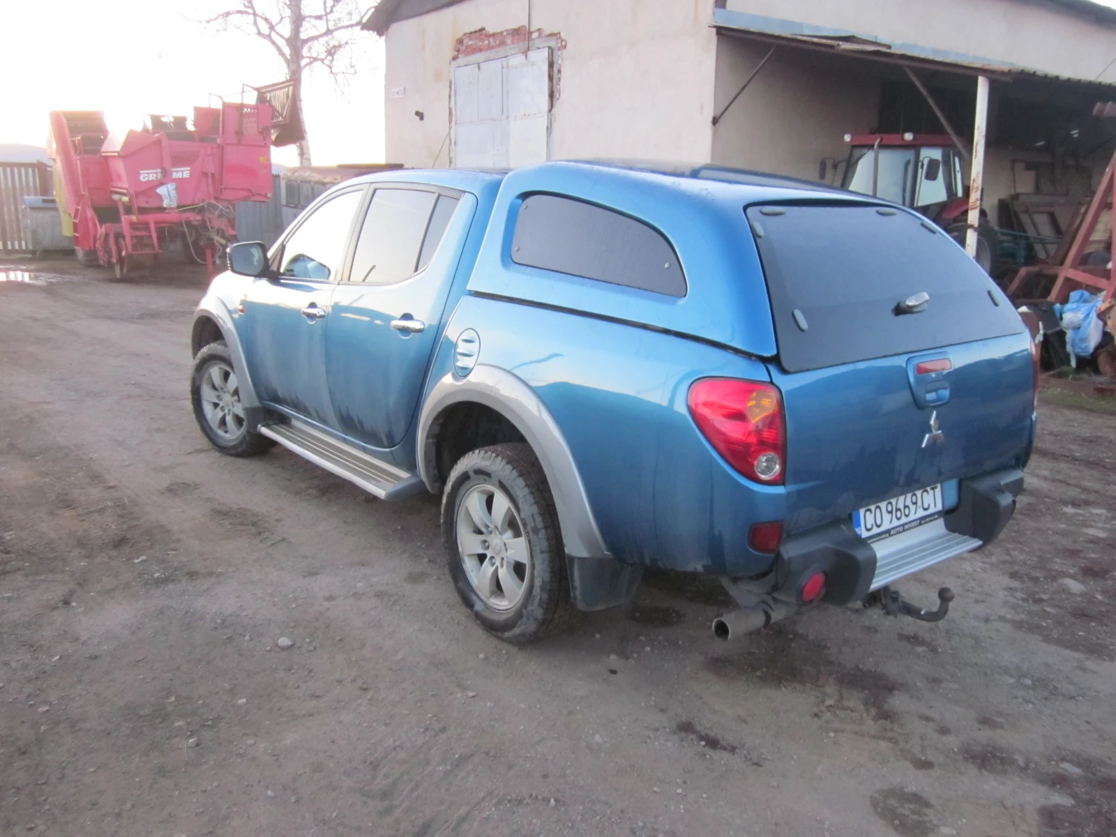 Mitsubishi L200, снимка 2 - Автомобили и джипове - 54106064