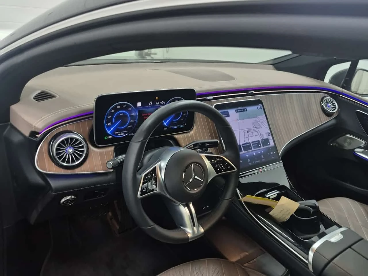 Mercedes-Benz EQE 500 | AMG LINE | DIGITAL LIGHT | EXCLUSIVE TRIM | , снимка 10 - Автомобили и джипове - 54137346