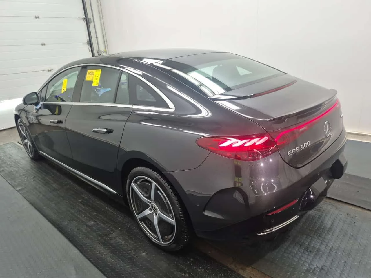 Mercedes-Benz EQE 500 | AMG LINE | DIGITAL LIGHT | EXCLUSIVE TRIM | , снимка 4 - Автомобили и джипове - 54137346