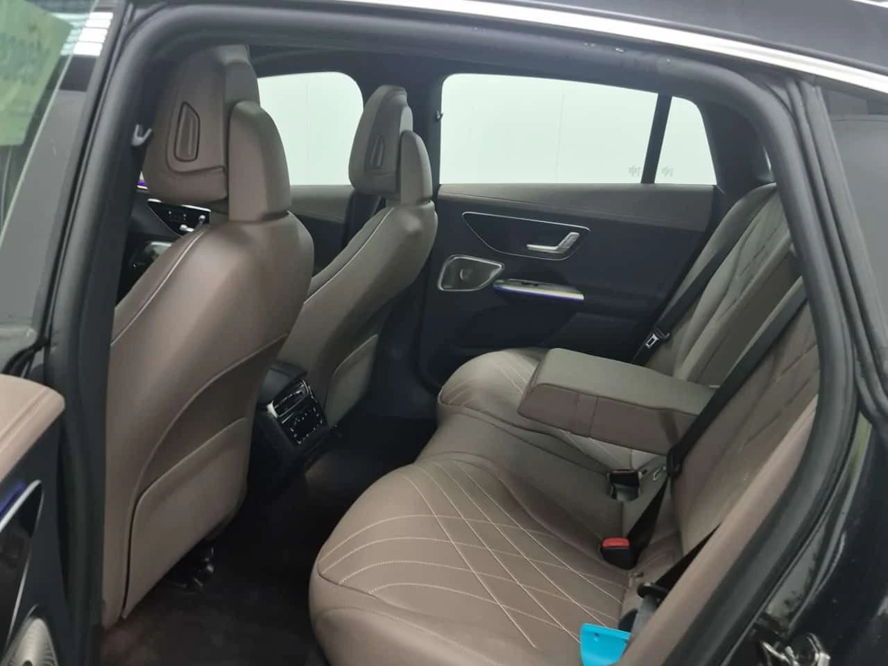 Mercedes-Benz EQE 500 | AMG LINE | DIGITAL LIGHT | EXCLUSIVE TRIM | , снимка 13 - Автомобили и джипове - 54137346