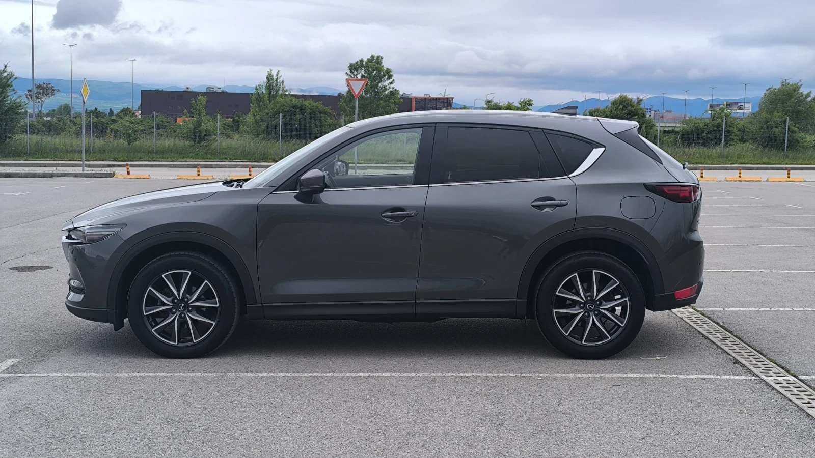 Mazda CX-5 2.2d 4x4 AT Ultimate Нова от България 123000 км, снимка 3 - Автомобили и джипове - 54586350
