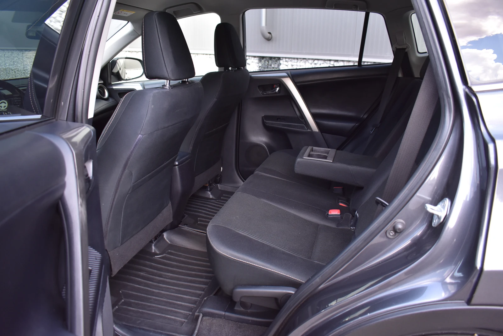 Toyota Rav4 2.0D4D/125kc= KEYLESSGO= ITALY= ОТЛИЧНА!!!, снимка 10 - Автомобили и джипове - 55003334