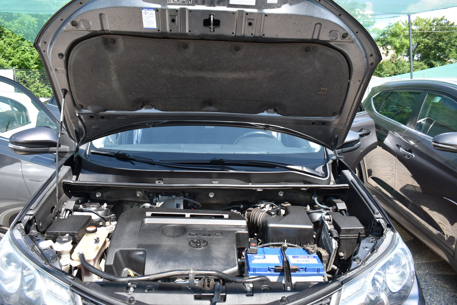 Toyota Rav4 2.0D4D/125kc= KEYLESSGO= ITALY= ОТЛИЧНА!!!, снимка 15 - Автомобили и джипове - 55003334