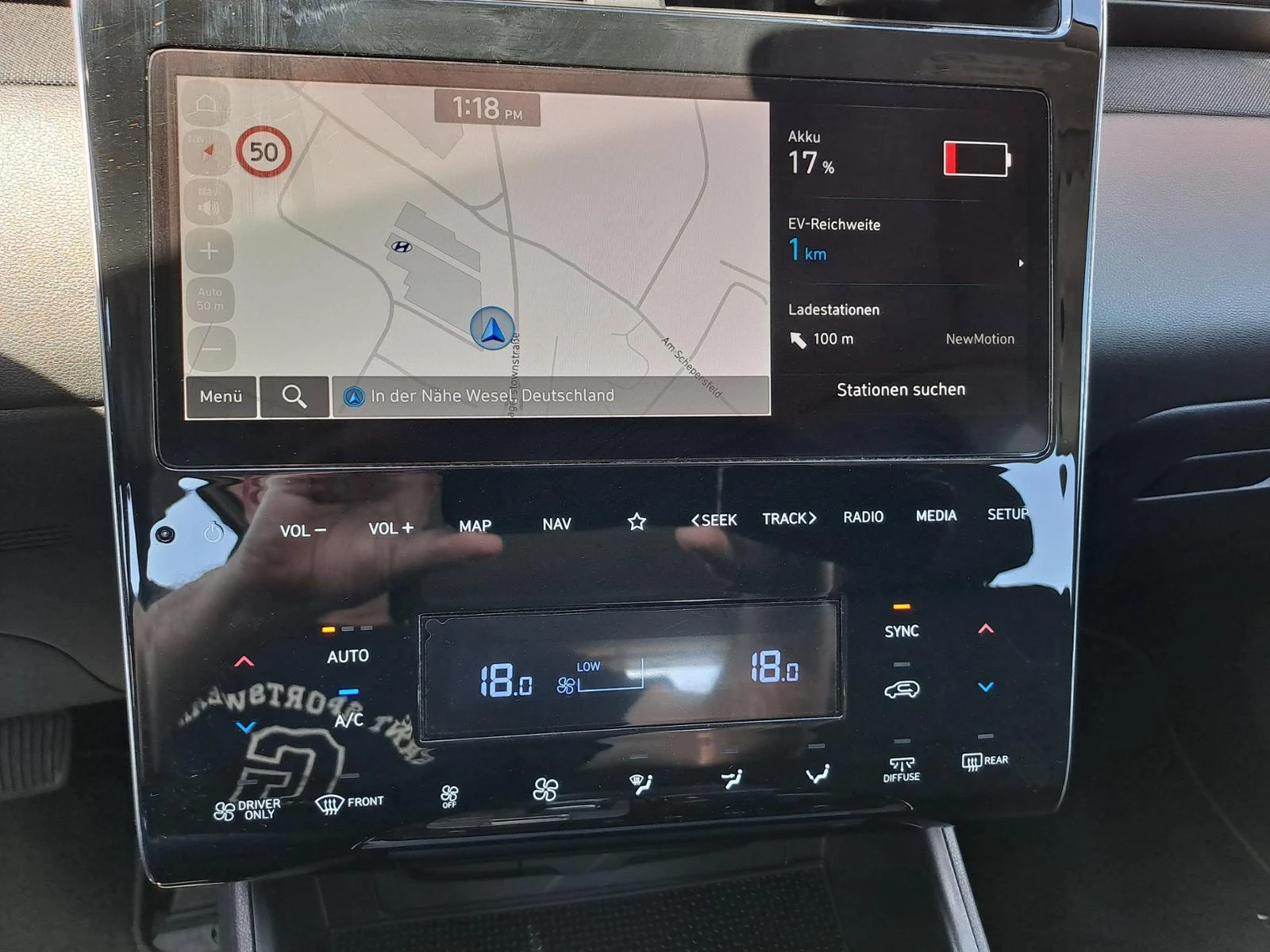 Hyundai Tucson TREND/265HP/СЕРТИФ. БАТЕРИЯ/4x4/CAM/293h, снимка 13 - Автомобили и джипове - 55233461