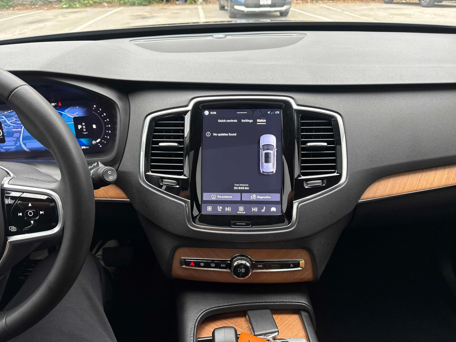 Volvo Xc90  B6 AWD Plus Dark Theme 7 Seater / CARFAX , снимка 9 - Автомобили и джипове - 56084302