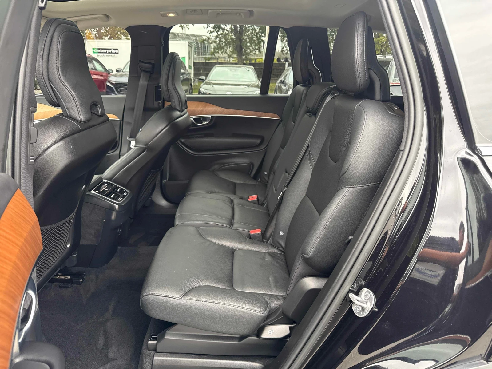 Volvo Xc90  B6 AWD Plus Dark Theme 7 Seater / CARFAX , снимка 10 - Автомобили и джипове - 56084302