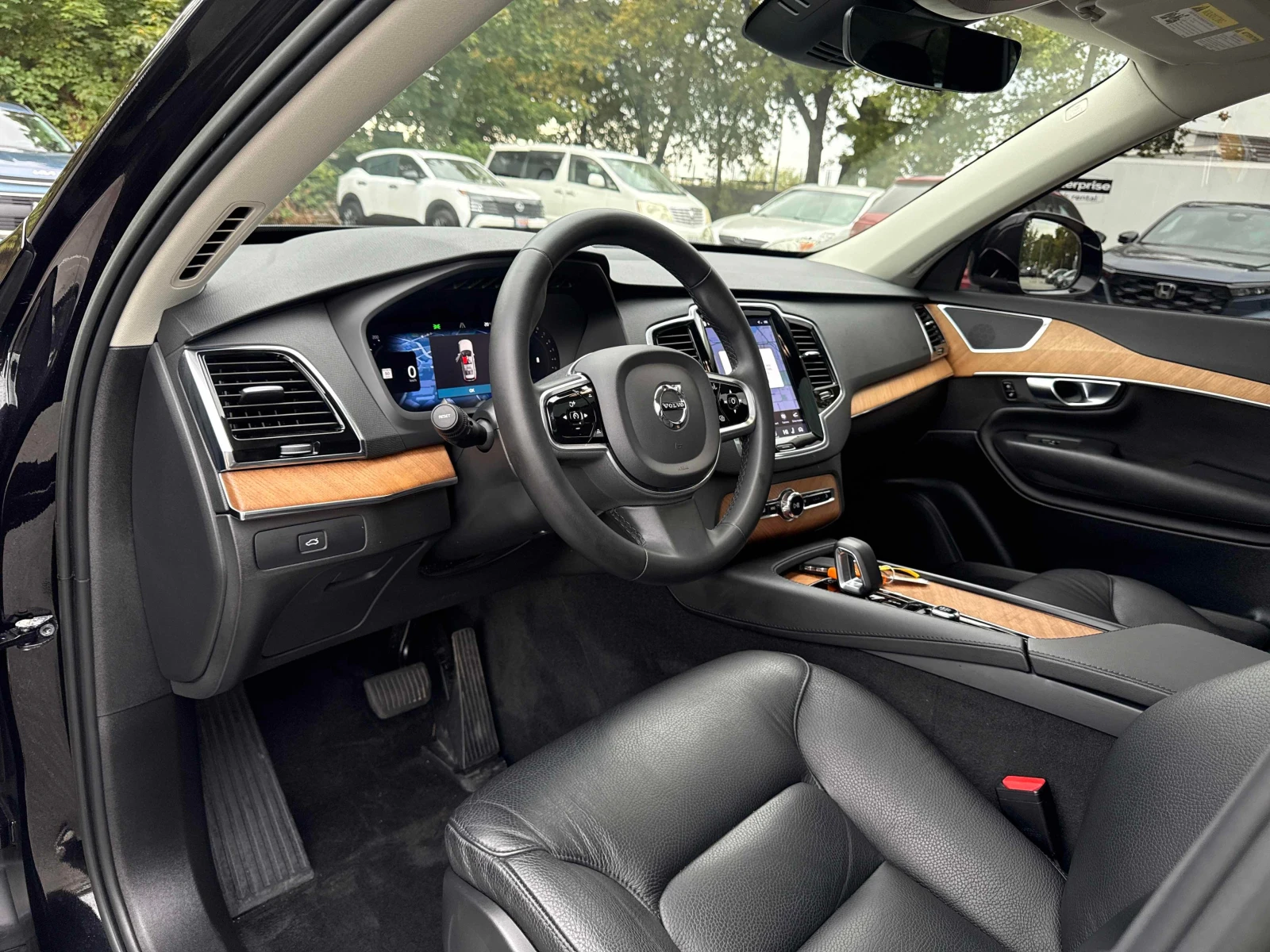 Volvo Xc90  B6 AWD Plus Dark Theme 7 Seater / CARFAX , снимка 7 - Автомобили и джипове - 56084302