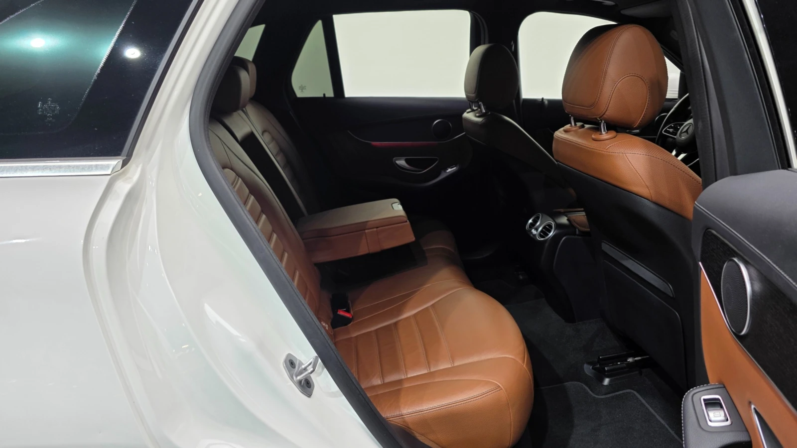Mercedes-Benz GLC GLC300 4MATIC | HUD | 360  | Адаптивен круиз, снимка 11 - Автомобили и джипове - 56213373