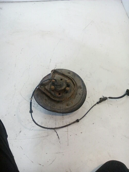 главина мицубиши  колт задна 2врати