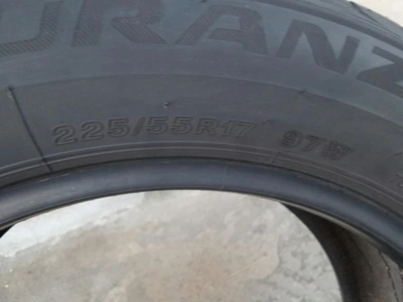 Гуми Летни 225/55R17, снимка 1 - Гуми и джанти - 15272918