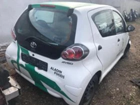 Toyota Aygo 1.0i , снимка 10