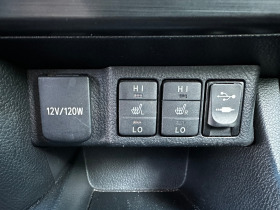 Toyota Auris 1.33 VVTi, снимка 17 - Автомобили и джипове - 44307873
