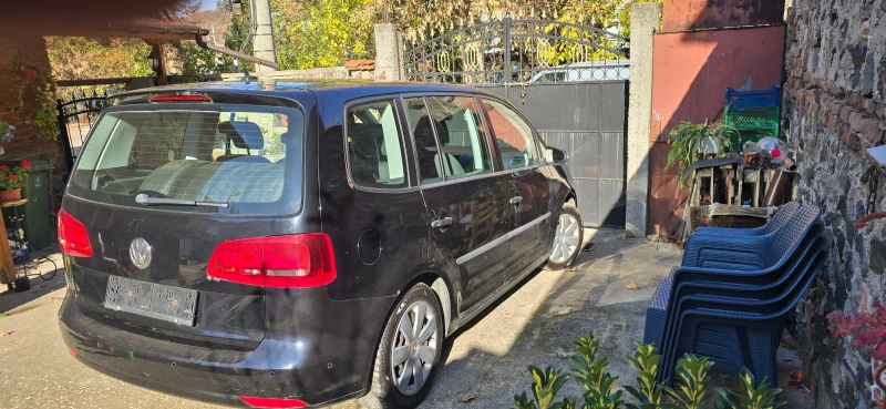 VW Touran 1.6tdi 90ks, снимка 6 - Автомобили и джипове - 48051767