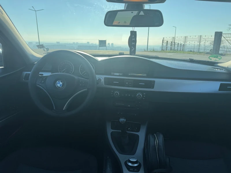 BMW 320 1.8i 129к.с., снимка 10 - Автомобили и джипове - 48936820