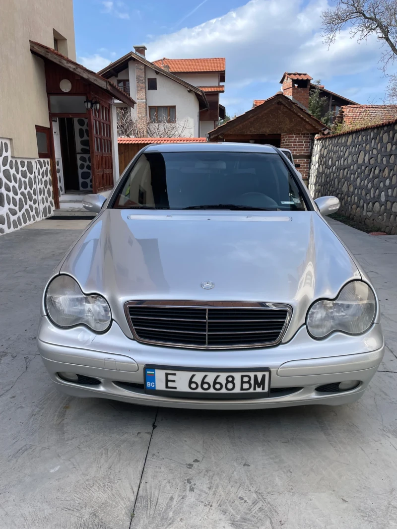 Mercedes-Benz C 200, снимка 2 - Автомобили и джипове - 49493326