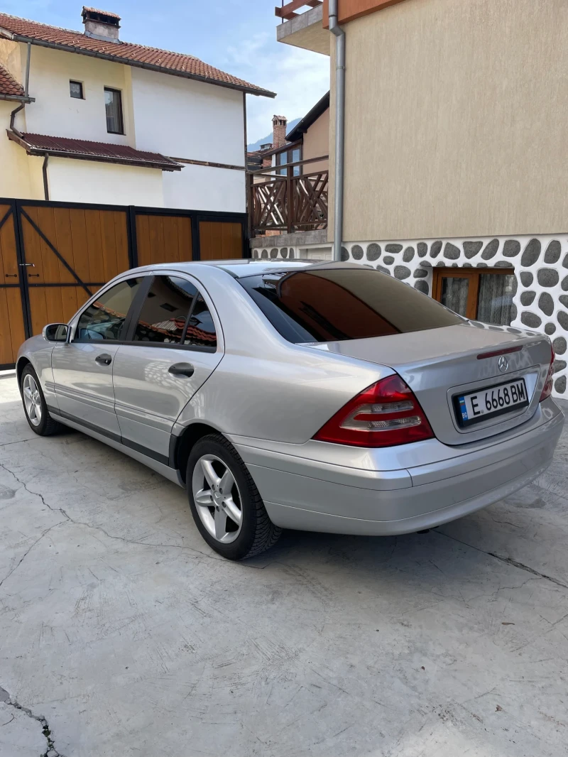 Mercedes-Benz C 200, снимка 3 - Автомобили и джипове - 49493326