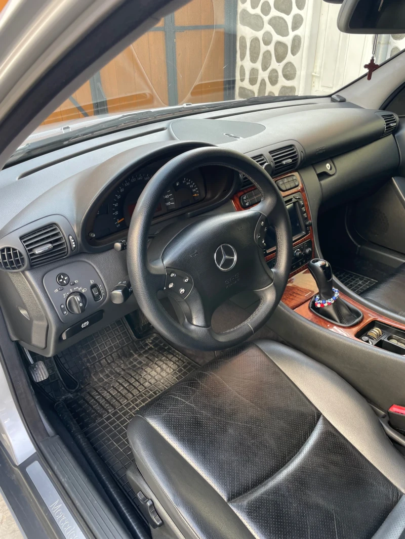 Mercedes-Benz C 200, снимка 8 - Автомобили и джипове - 49493326