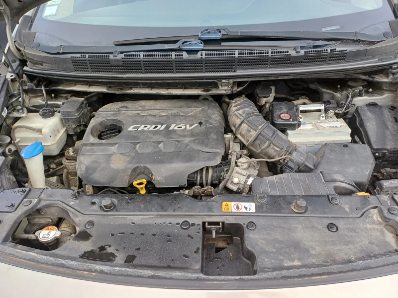 Kia Carens 1.7crdi-на части, снимка 14 - Автомобили и джипове - 50304147