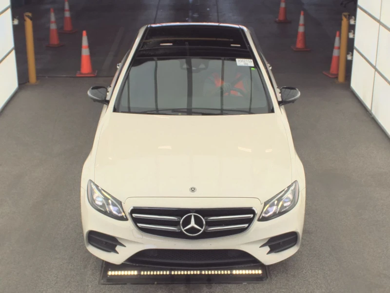 Mercedes-Benz E 300 AMG ПАКЕТ | ДИГИТАЛНО ТАБЛО | KEYLESS GO | HEAD-UP, снимка 2 - Автомобили и джипове - 53241912