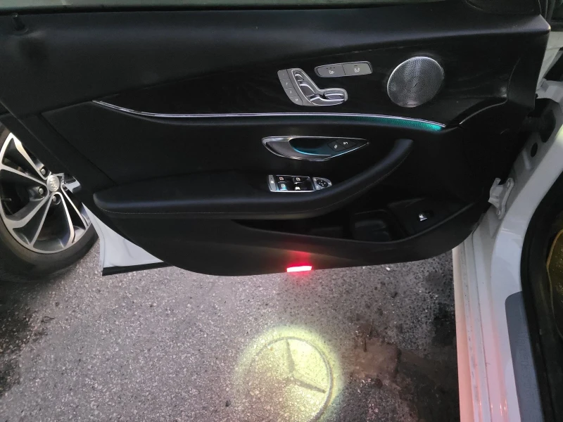 Mercedes-Benz E 300 AMG ПАКЕТ | ДИГИТАЛНО ТАБЛО | KEYLESS GO | HEAD-UP, снимка 10 - Автомобили и джипове - 53241912