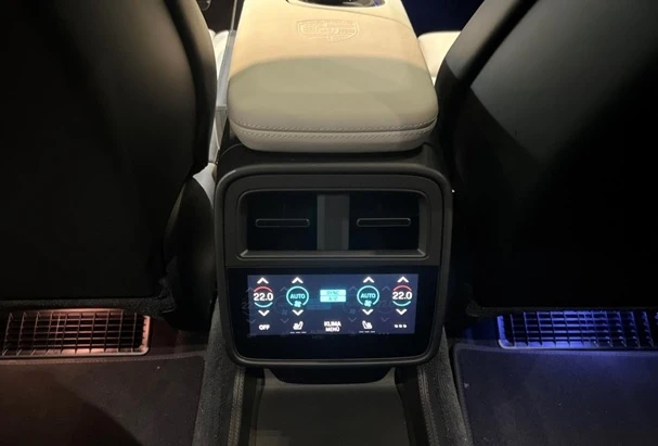 Porsche Taycan Turbo Sport Turismo = SportDesign = Гаранция, снимка 13 - Автомобили и джипове - 52918984