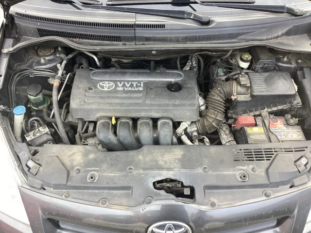 Toyota Corolla verso 1.8 Германия Климатроник 1-Собственик 7-Места ТОП, снимка 8 - Автомобили и джипове - 52946697