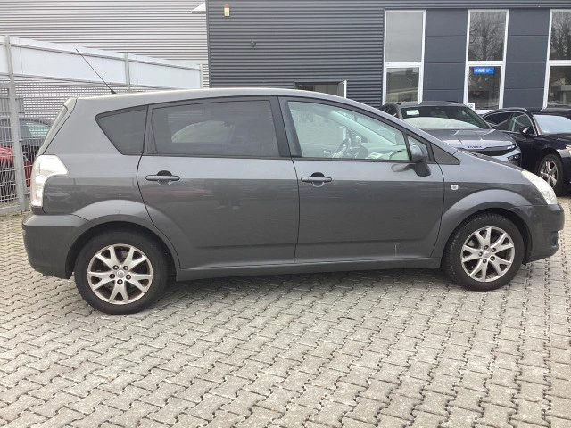 Toyota Corolla verso 1.8 Германия Климатроник 1-Собственик 7-Места ТОП, снимка 3 - Автомобили и джипове - 52946697