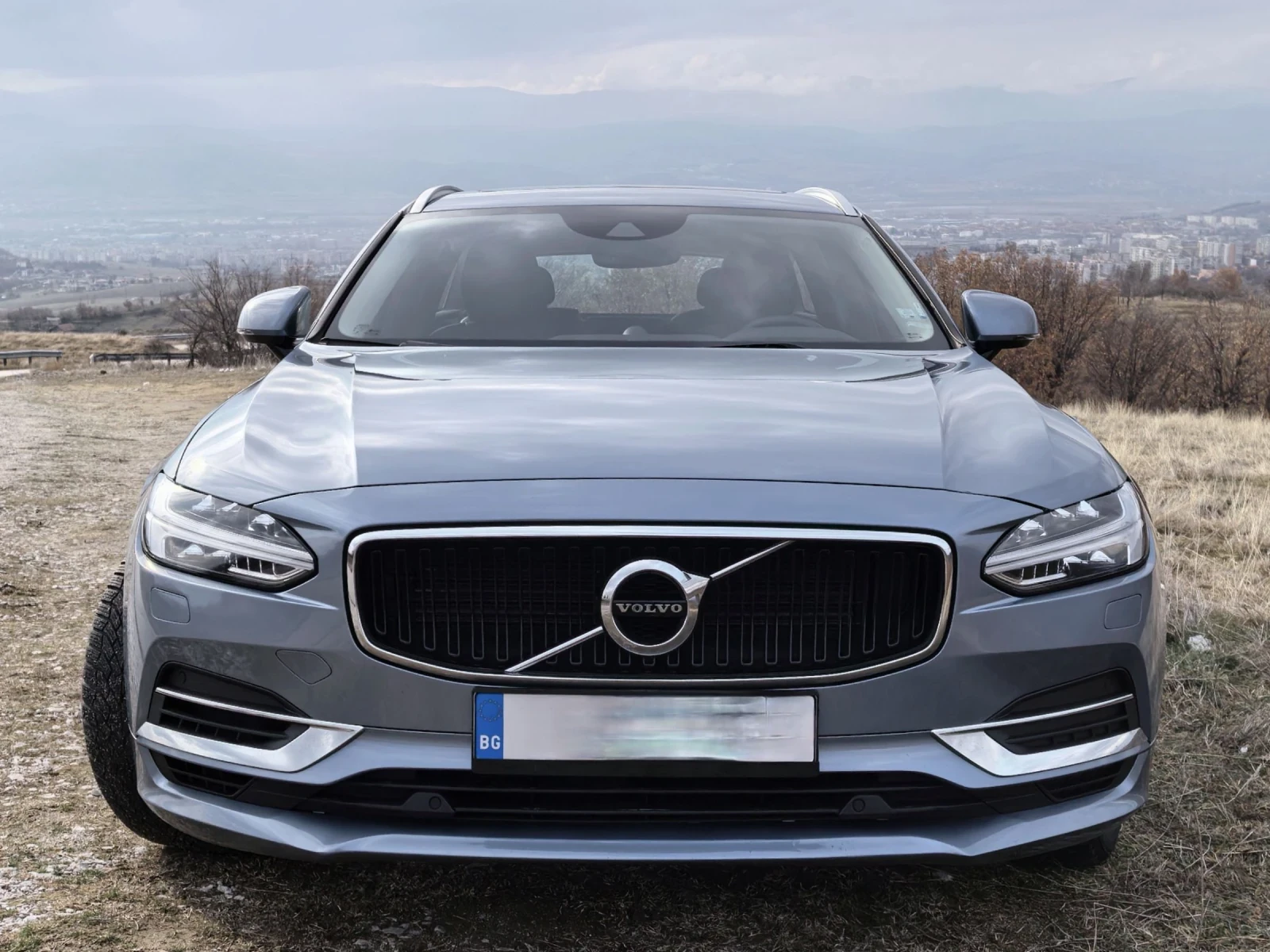 Volvo V90 T8 Plug-in Hybrid AWD - изображение 2