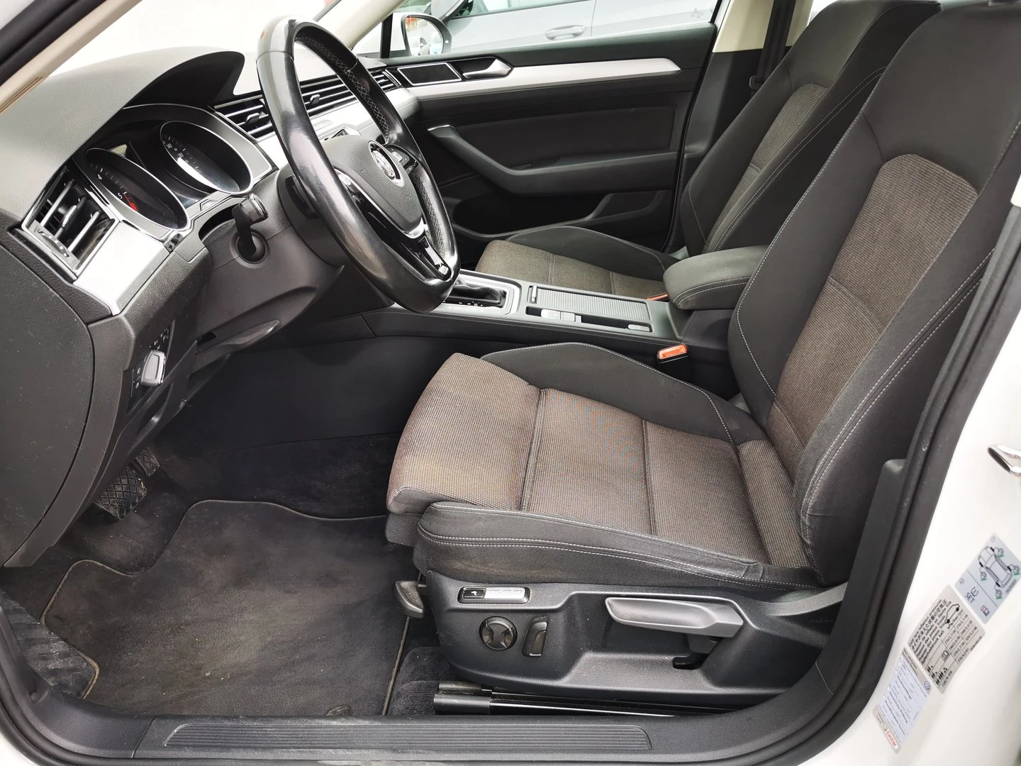 VW Passat VW Passat Var. Comfortline 2.0TDI SCR BMT - изображение 5