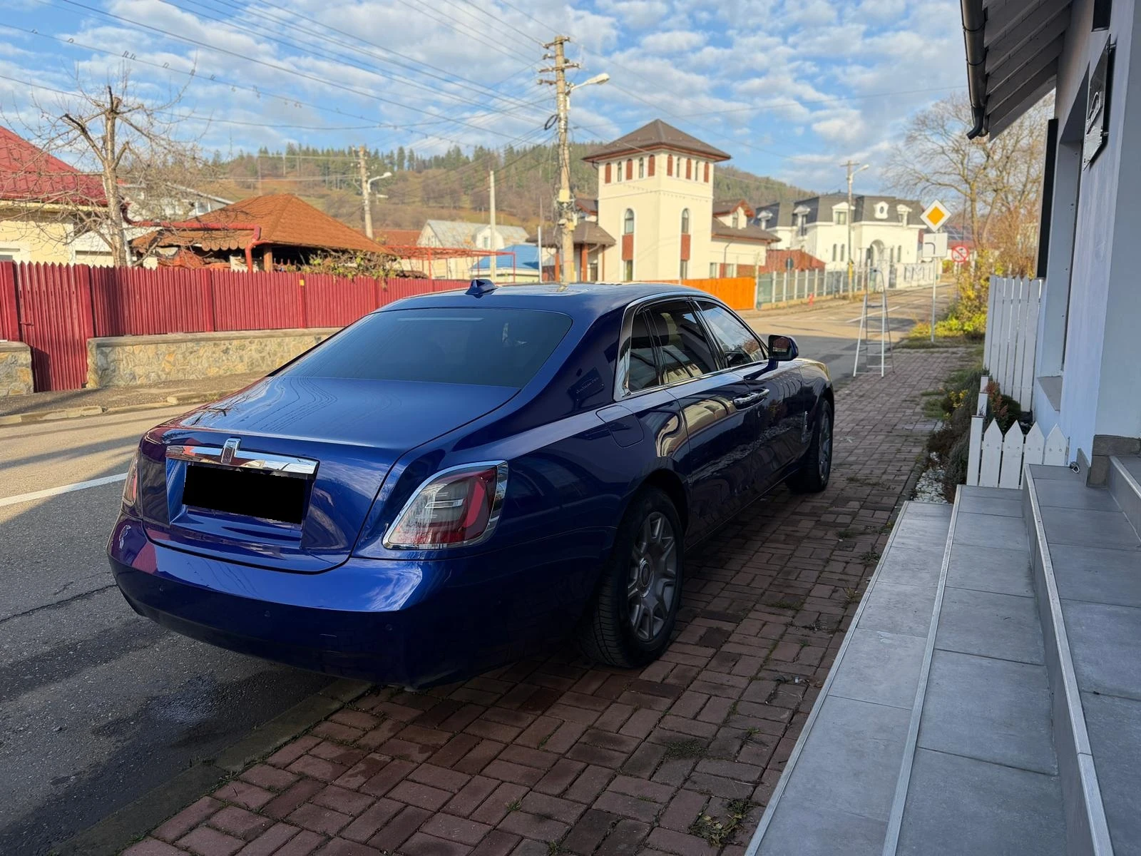 Rolls-Royce Ghost  - изображение 3