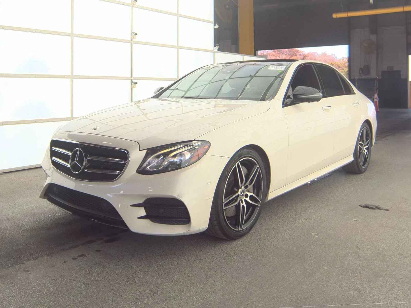 Mercedes-Benz E 300 AMG ����� | ��������� ����� | KEYLESS GO | HEAD-UP | Mobile.bg � ����������� 1