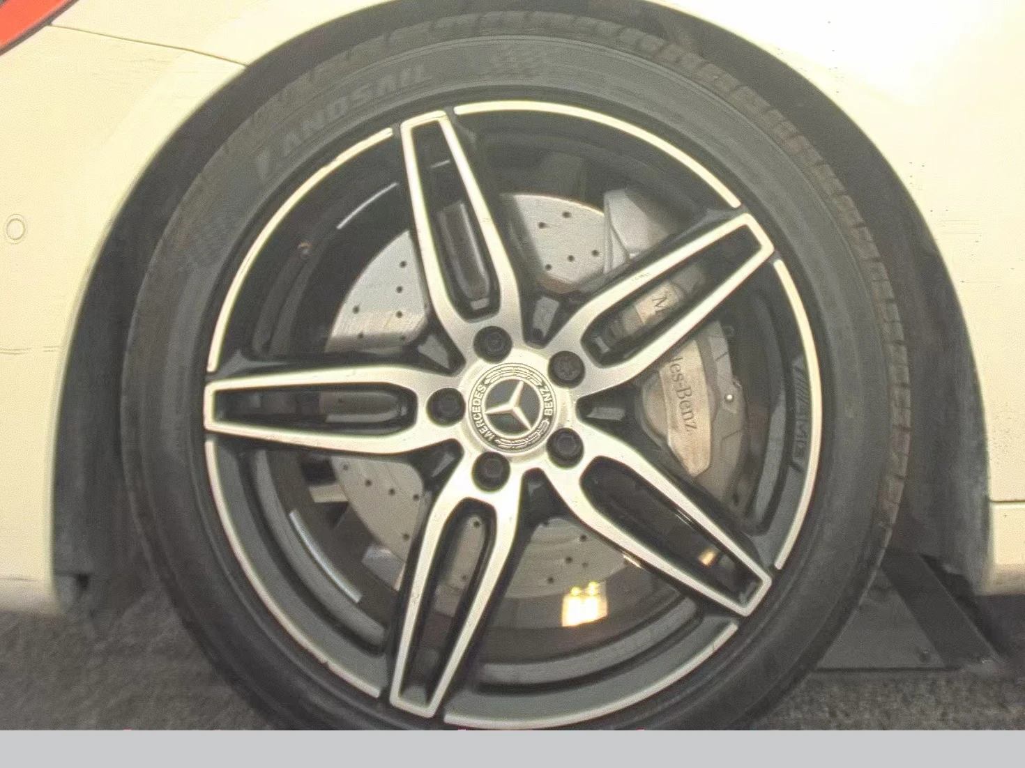 Mercedes-Benz E 300 AMG ПАКЕТ | ДИГИТАЛНО ТАБЛО | KEYLESS GO | HEAD-UP - изображение 7