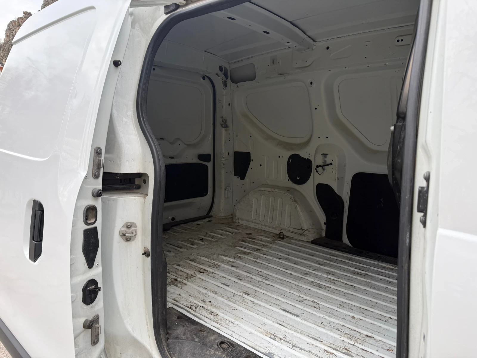 Dacia Dokker, снимка 8 - Автомобили и джипове - 53976278