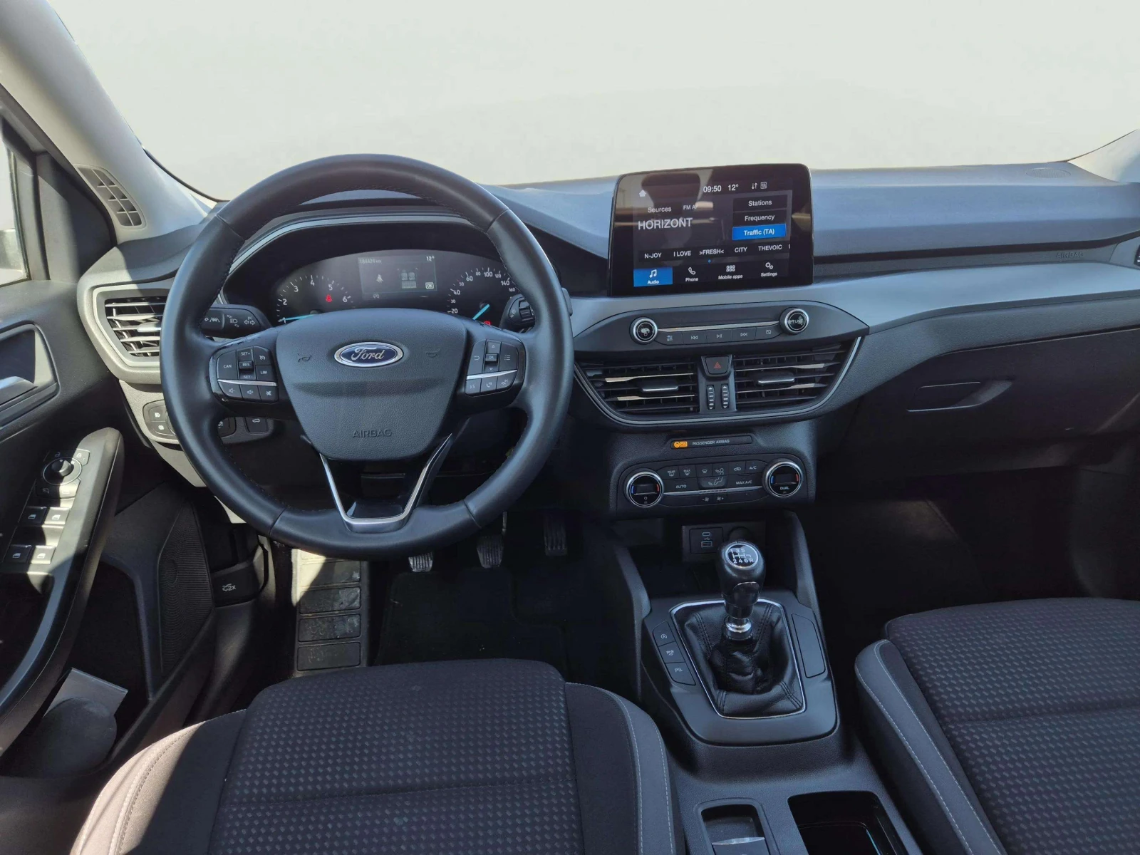 Ford Focus 1.0 EcoBoost, снимка 11 - Автомобили и джипове - 54197043