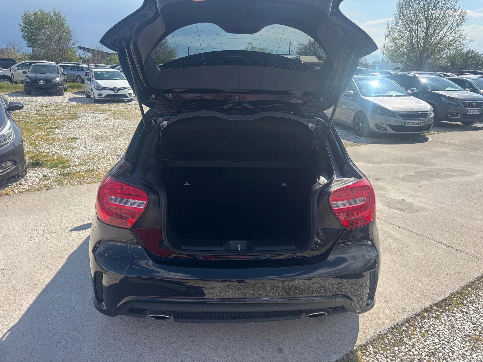 Mercedes-Benz A 180 * AMG* , снимка 11 - Автомобили и джипове - 54243136