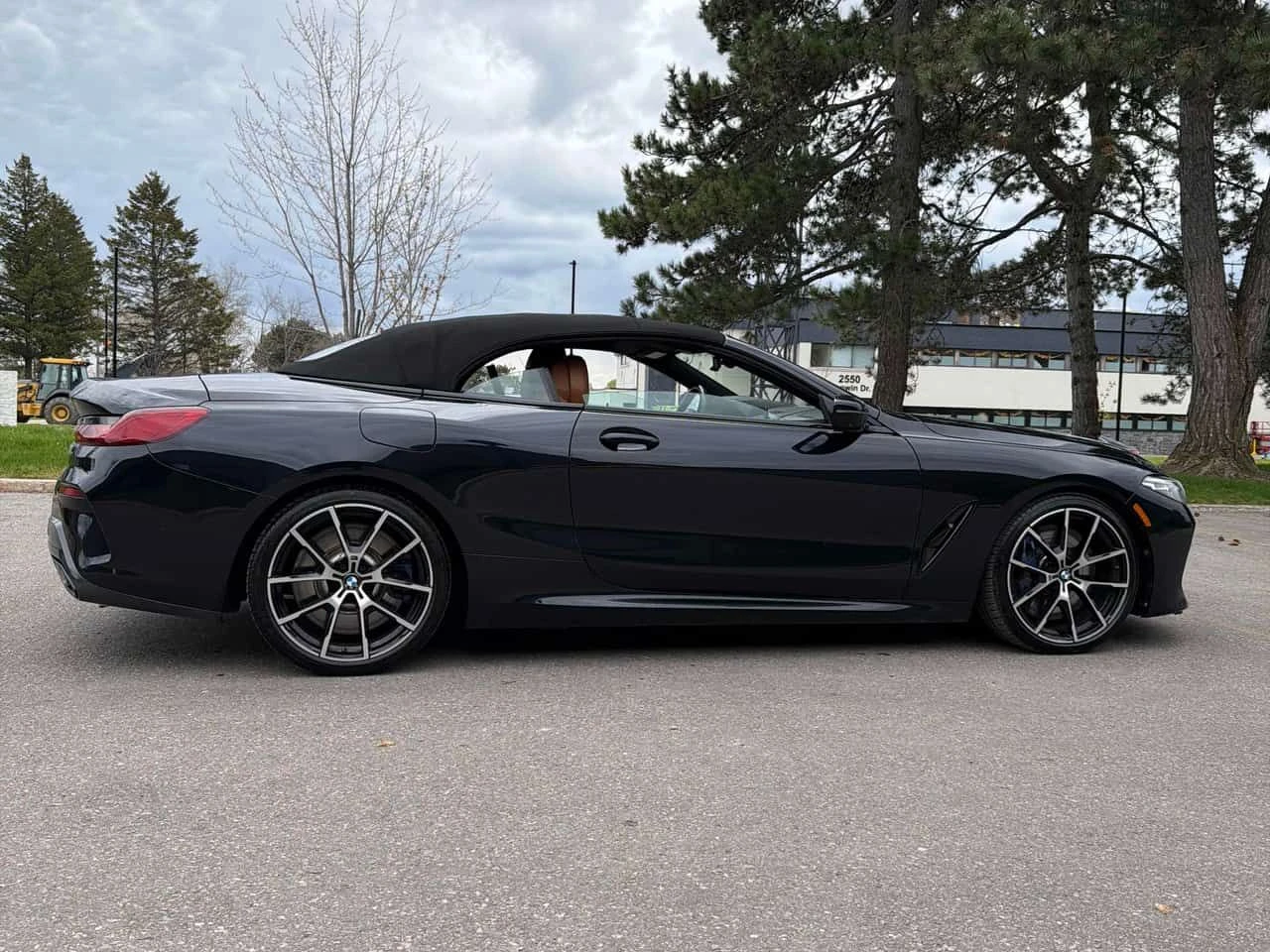 BMW 850 xDrive/360/ОБДУХВАНЕ/ДИСТРОНИК/HARMAN KARDON , снимка 4 - Автомобили и джипове - 54393574