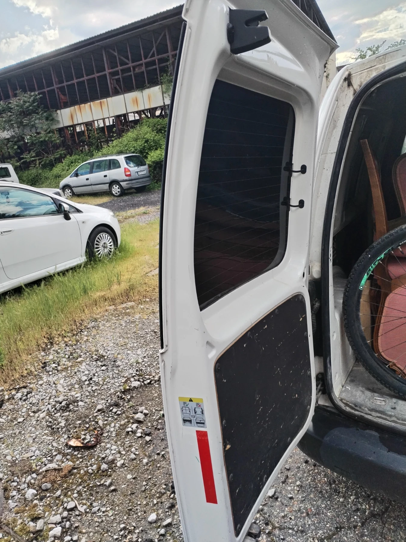 VW Caddy | Mobile.bg � ����������� 12