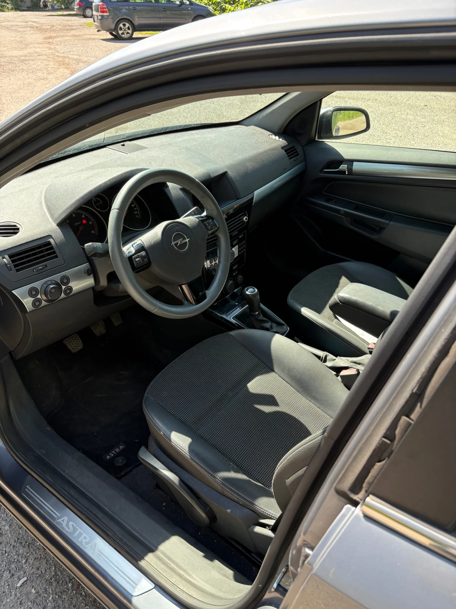 Opel Astra 1.7 CDTI, снимка 4 - Автомобили и джипове - 54818925