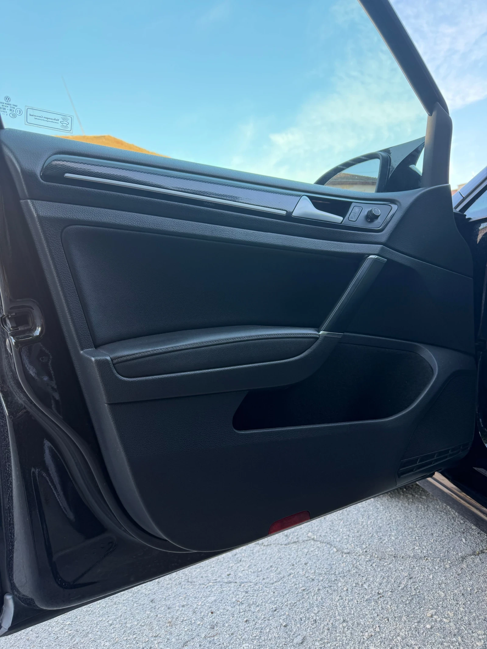 VW Golf 1.6 TDI Rline, снимка 8 - Автомобили и джипове - 55156012