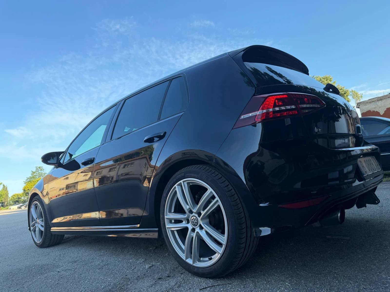 VW Golf 1.6 TDI Rline, снимка 4 - Автомобили и джипове - 55156012