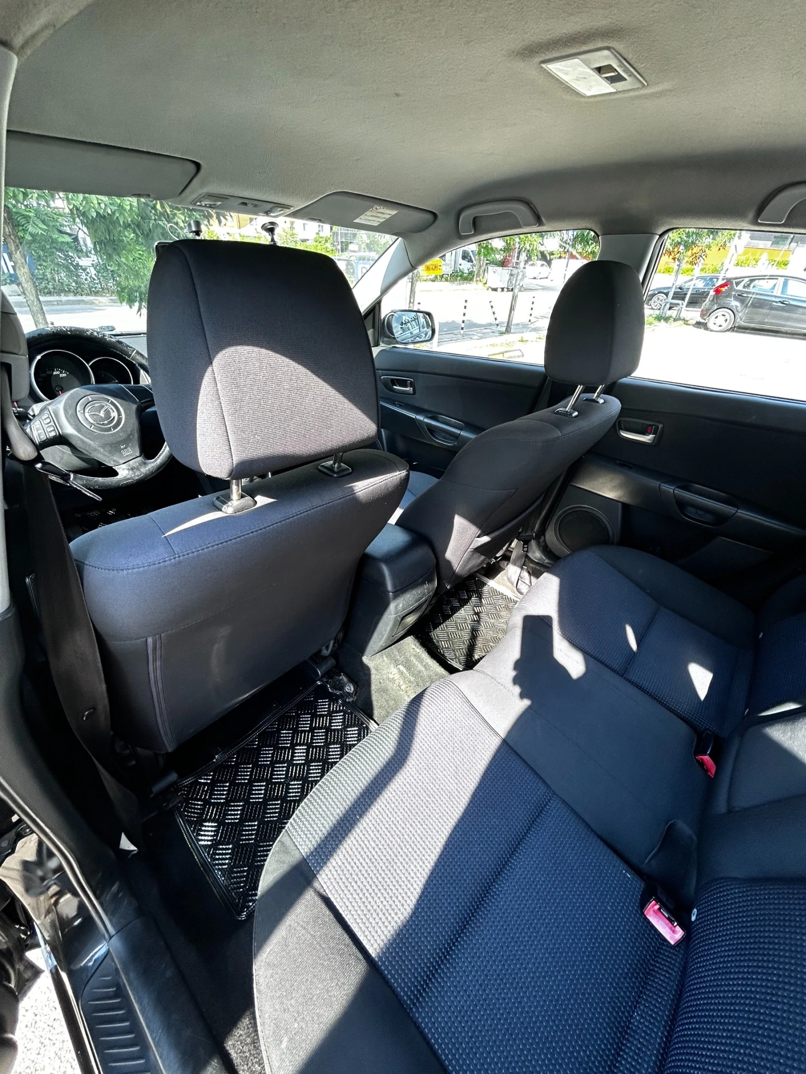 Mazda 3 1.6, снимка 4 - Автомобили и джипове - 55412128