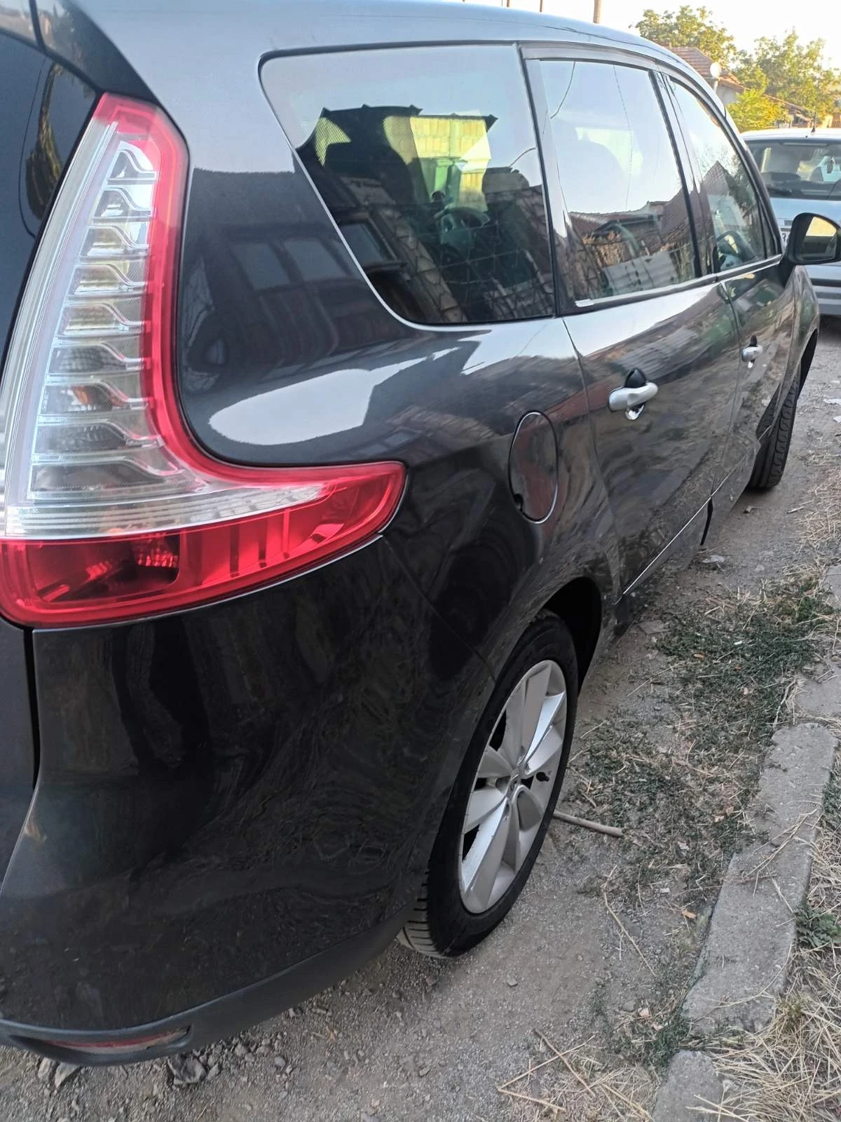 Renault Scenic, снимка 4 - Автомобили и джипове - 55891996