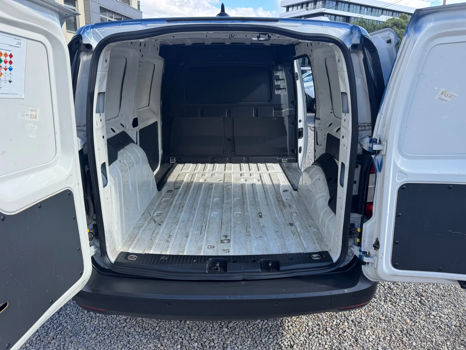 VW Caddy MAXI* 172000km* 2.0TDI 102hp* ЛИЗИНГ* КЛИМА, снимка 13 - Автомобили и джипове - 56201619
