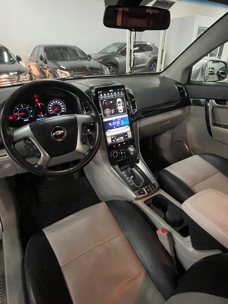 Chevrolet Captiva 2.2D/4x4/подгрев/камера/7местен/кожа/НОВА!!!, снимка 16 - Автомобили и джипове - 52888139